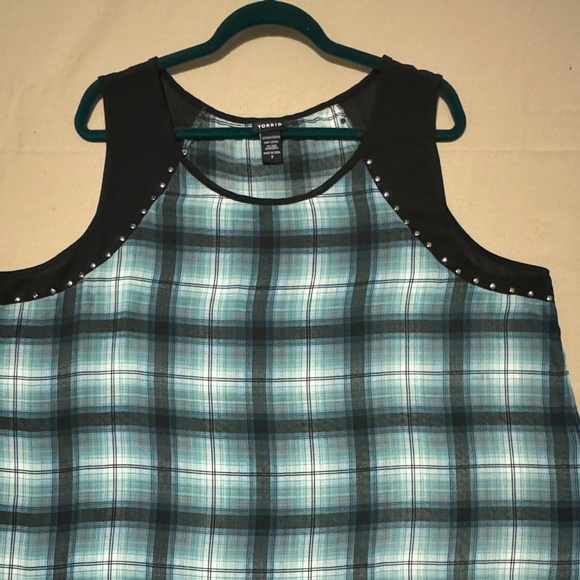 Torrid | Bluegreen and Black Plaid Studded Scoop Neck Top | Size 2 - Picture 10 of 10